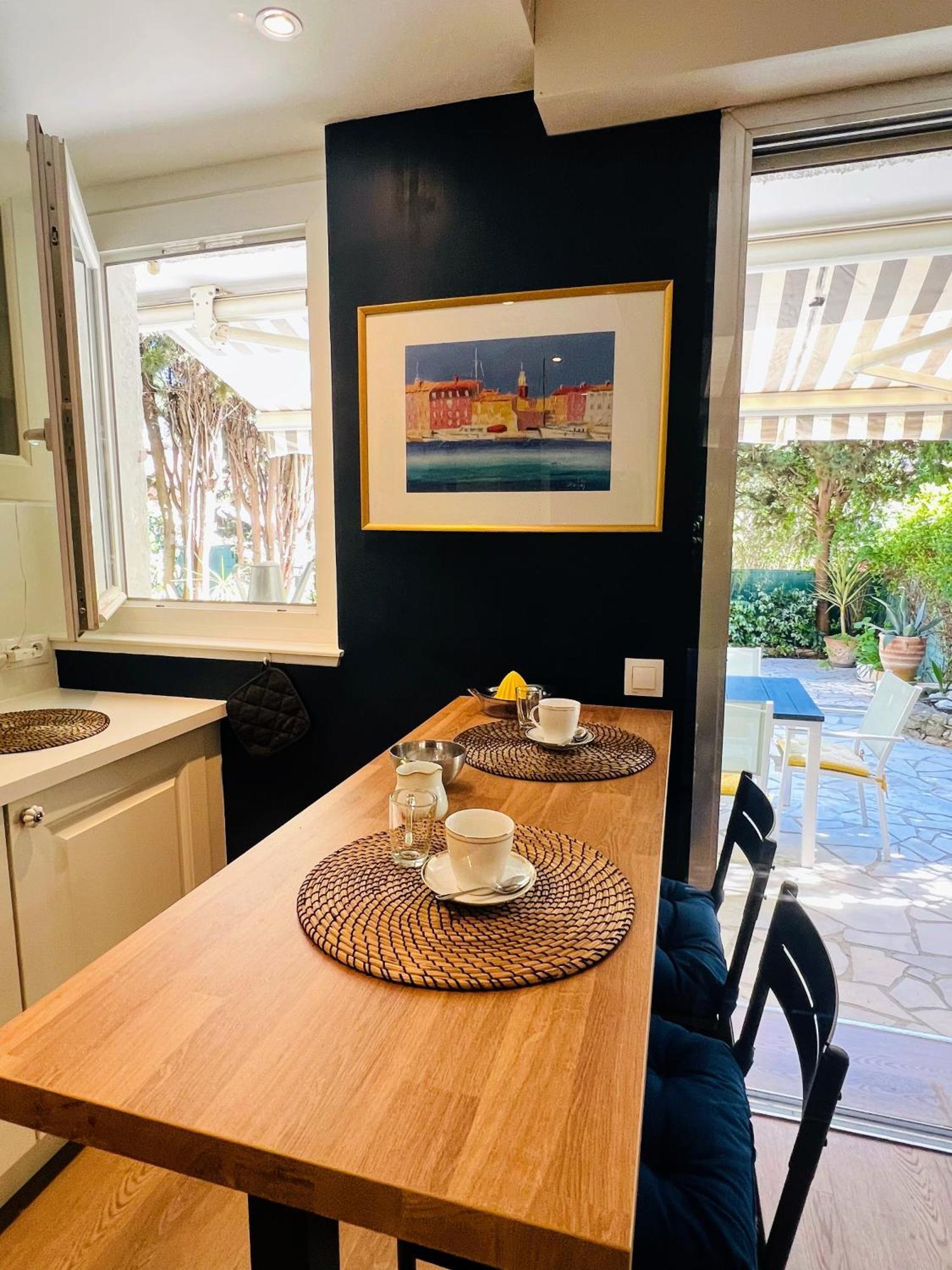 Superbe Appartement Avec Terrasse Jardin Et Parking Prive サントロペ エクステリア 写真