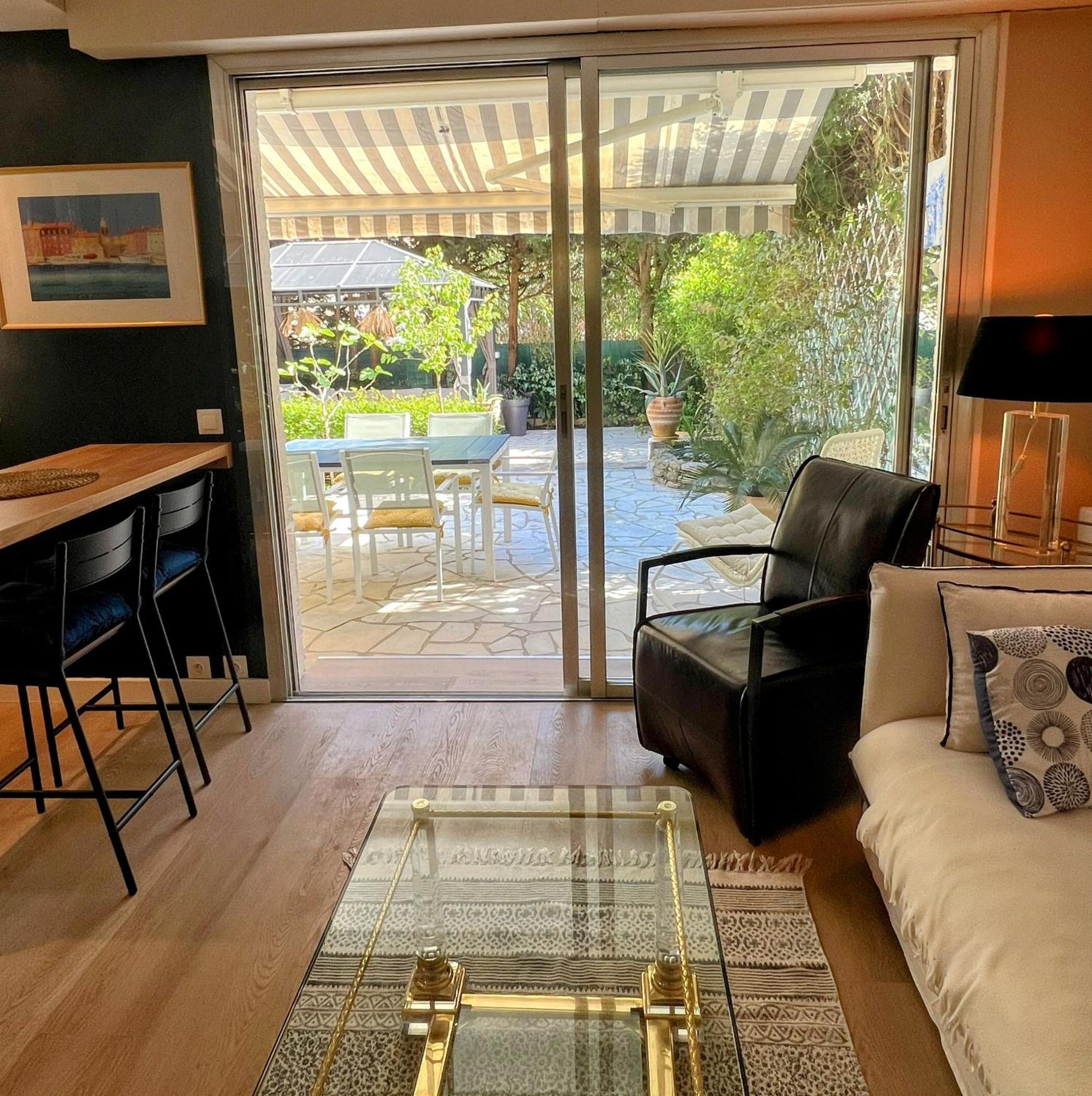 Superbe Appartement Avec Terrasse Jardin Et Parking Prive サントロペ エクステリア 写真
