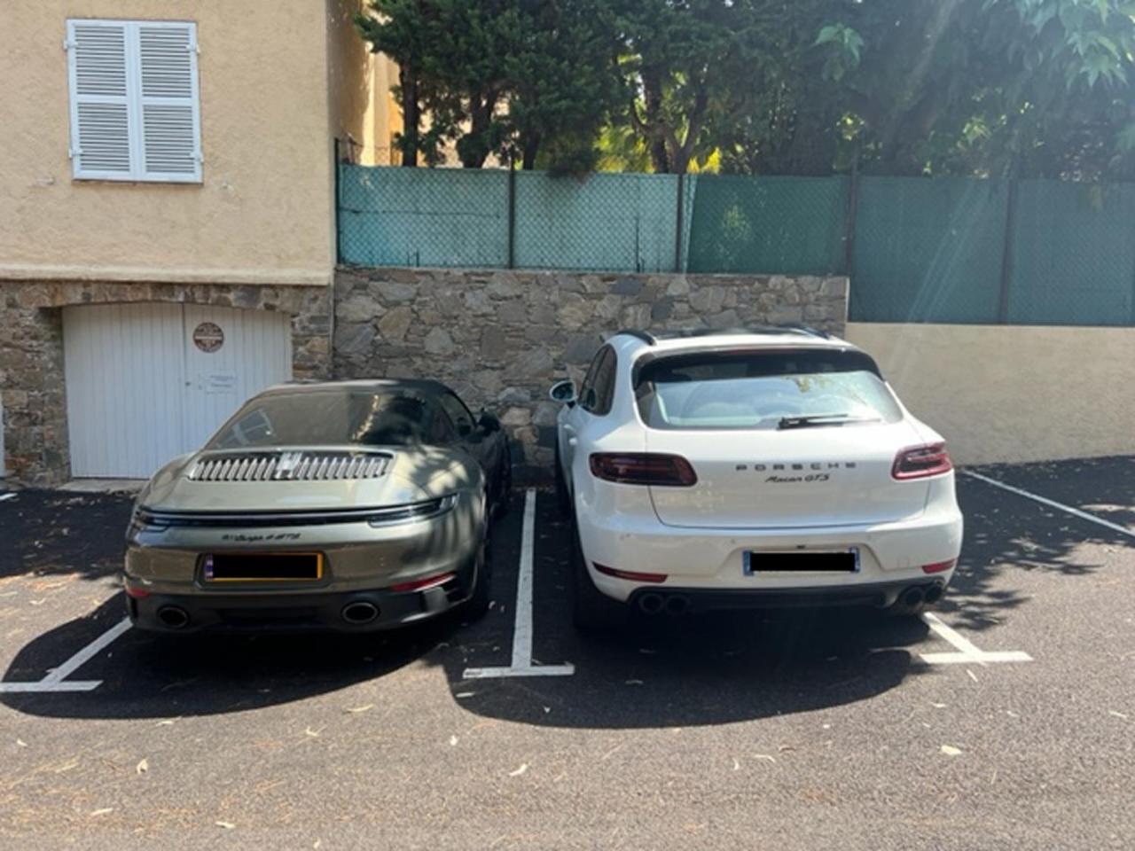 Superbe Appartement Avec Terrasse Jardin Et Parking Prive サントロペ エクステリア 写真