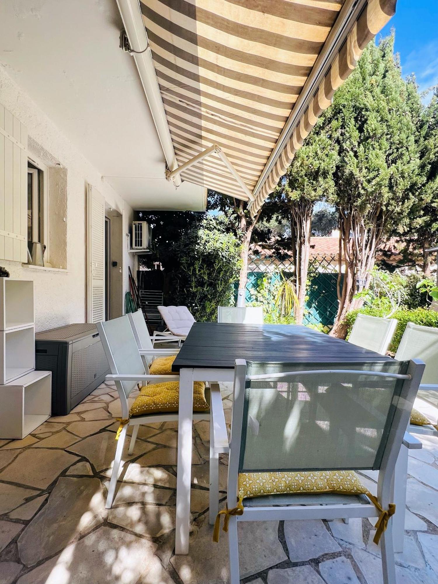 Superbe Appartement Avec Terrasse Jardin Et Parking Prive サントロペ エクステリア 写真