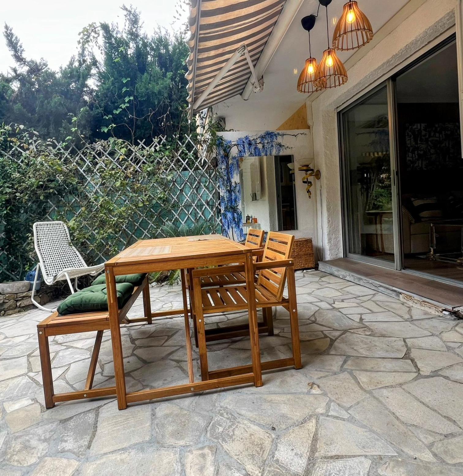 Superbe Appartement Avec Terrasse Jardin Et Parking Prive サントロペ エクステリア 写真